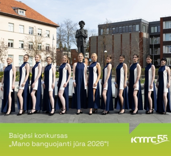 Daudz sievietes vienādās kleitās