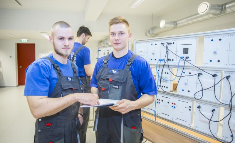 Elektrotehniķi