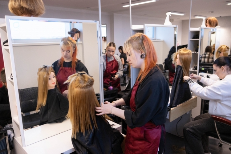 Pieredzes apmaiņā Liepājas Valsts tehnikumā viesojas studente no Somijas