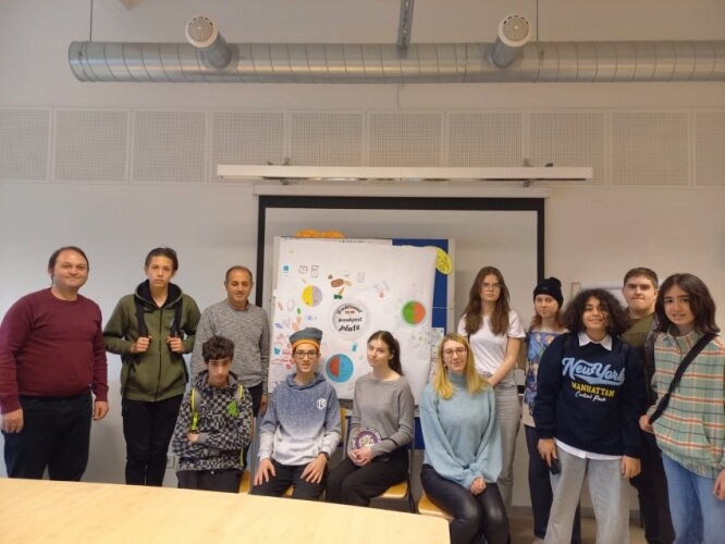 Projekta “EAT HEALTHY LIVE CLEAN: SAVE THE WORLD” ietvaros, norisinās 2. aktivitāte "Kas ir mūsu organismā?" (What Do We Have in Our Bodies?)