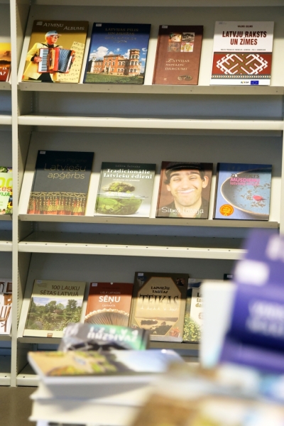 Grāmatas skolas bibliotēkā
