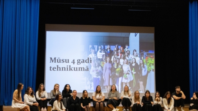 Topošie grāmatveži iedvesmojas no 4. kursa pieredzes