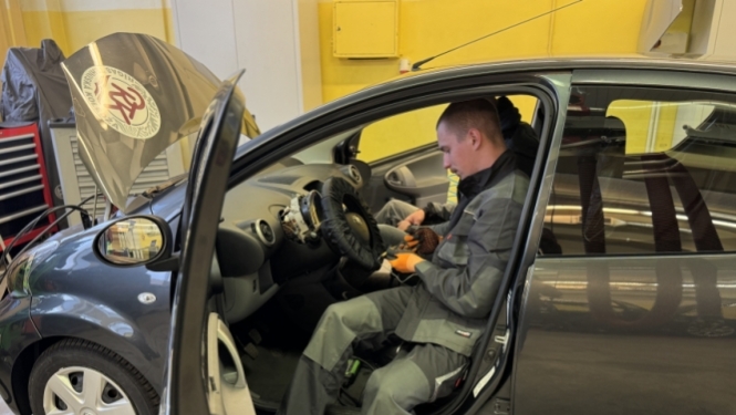 Noskaidroti SkillsLatvia 2026 finālisti prasmju konkursā “Automobiļu tehnoloģijas”