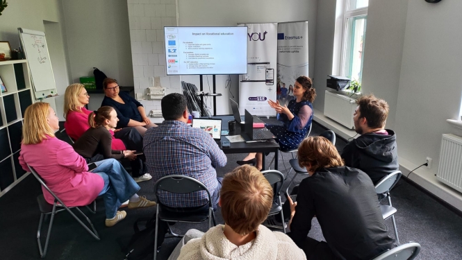 Projekta kooridinatore stāsta par XR projektu