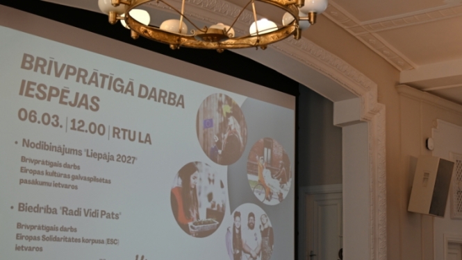 Liepājas Valsts tehnikuma topošie gidi piedalās Karjeras dienā – iepazīst brīvprātīgā darba iespējas