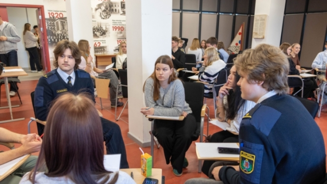 Liepājas Valsts tehnikumā aizvadīts angļu valodas forums par jauniešu lomu pilsētas un valsts attīstībā