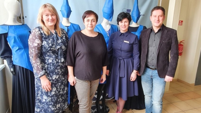 Vienojas par projekta kursu norisi