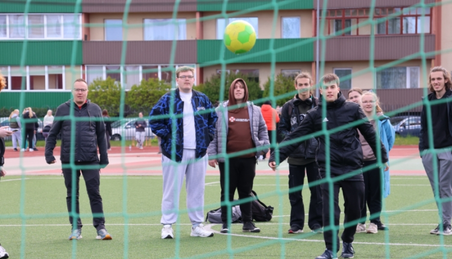 Tehnikumā aizvadīta sporta diena