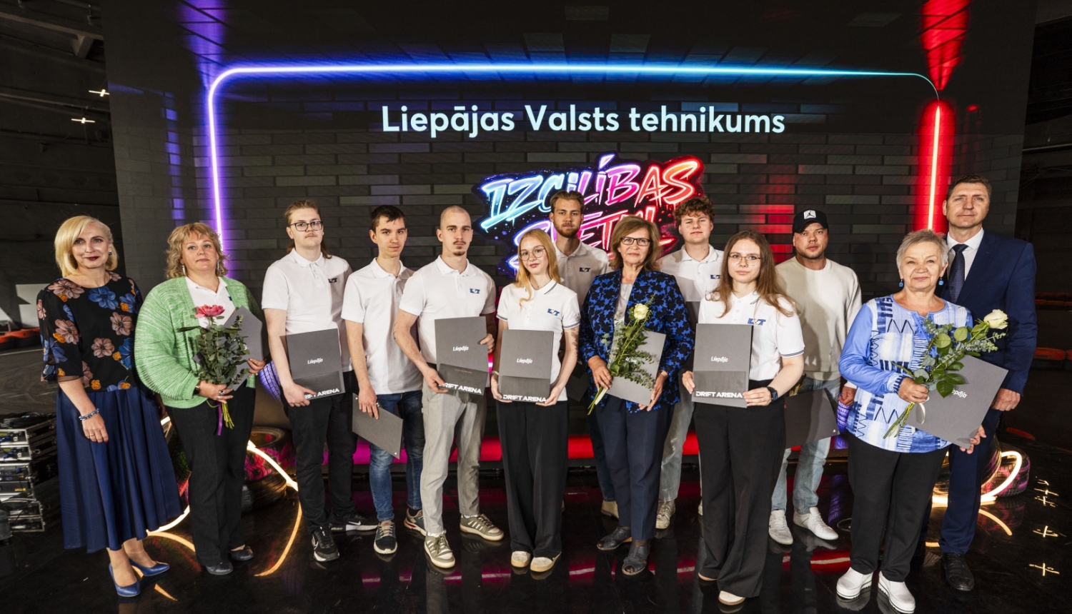 Izcilības svētku godalgoto audzēkņu kopbilde