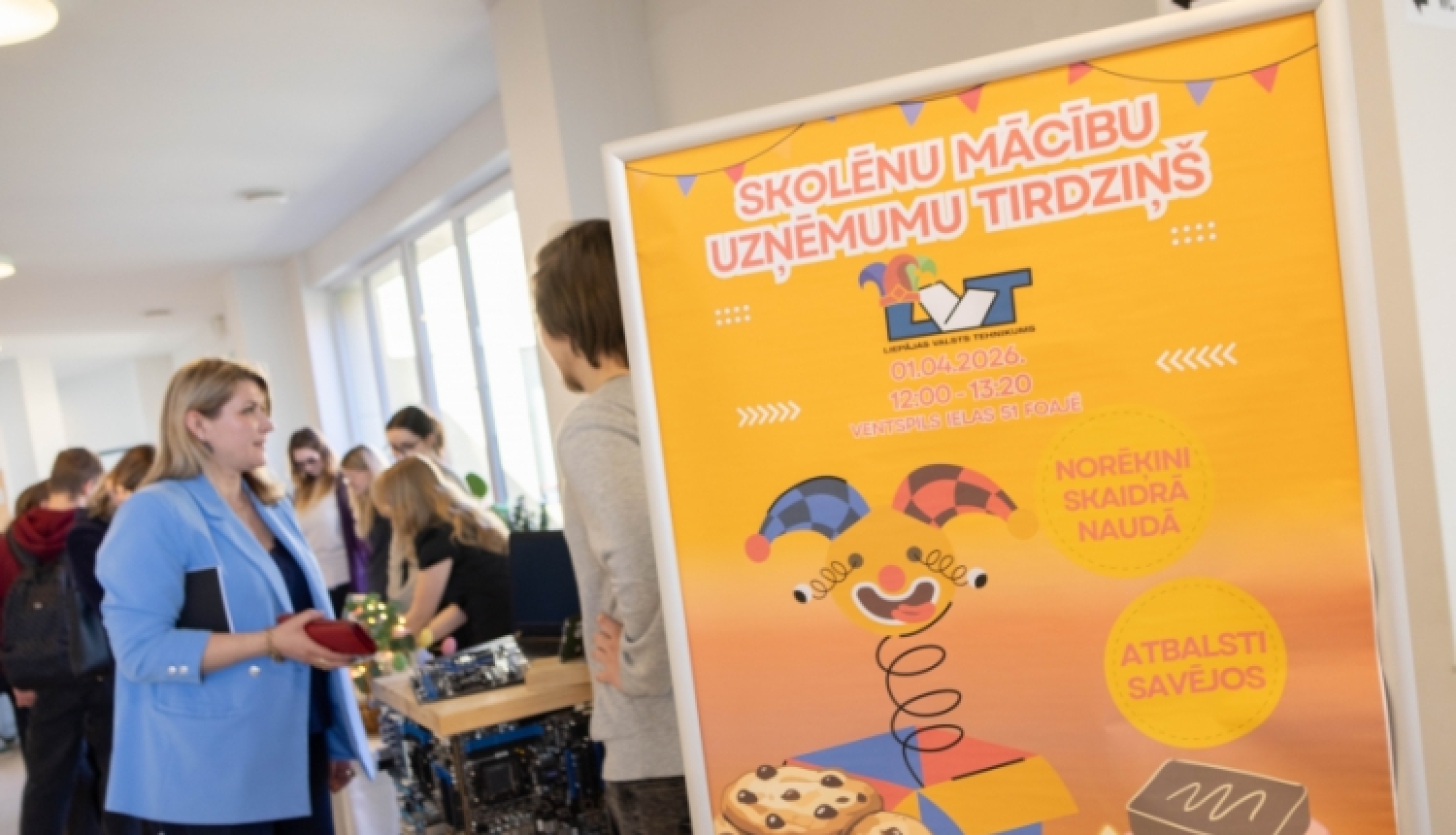 Tehnikuma skolēnu mācību uzņēmumi andelējas garajā starpbrīdī