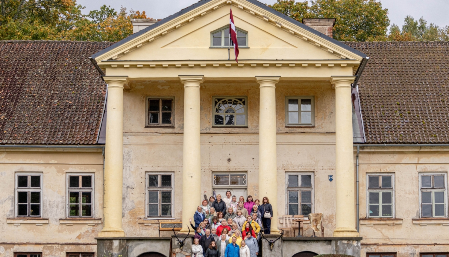 Skolotāju kopbilde pie Padures muižas