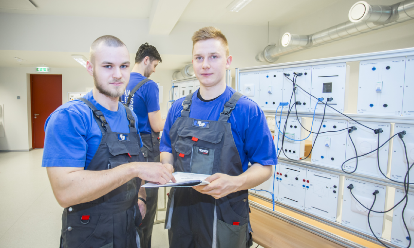 Elektrotehniķi